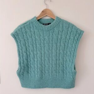 Nasty Gal cable sweater vest Size M